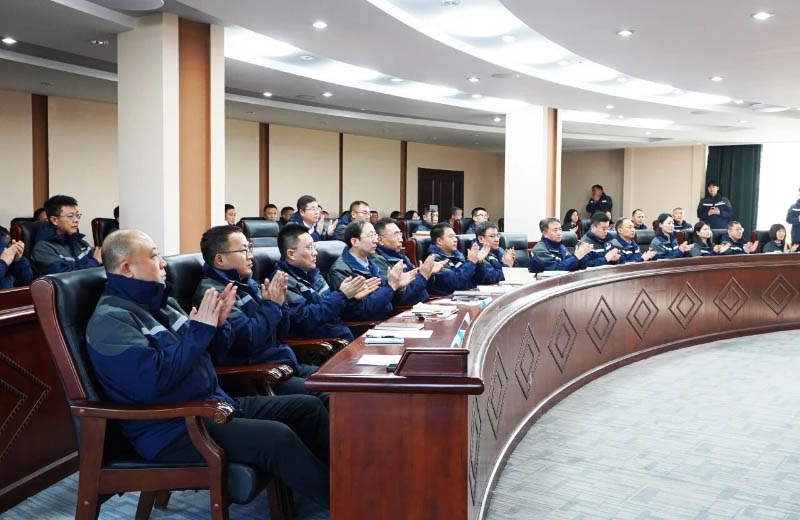 以奋斗为誓，向“5300”战略全力冲锋！——沈阳远大铝业集团召开2026年度指标责任状签署大会